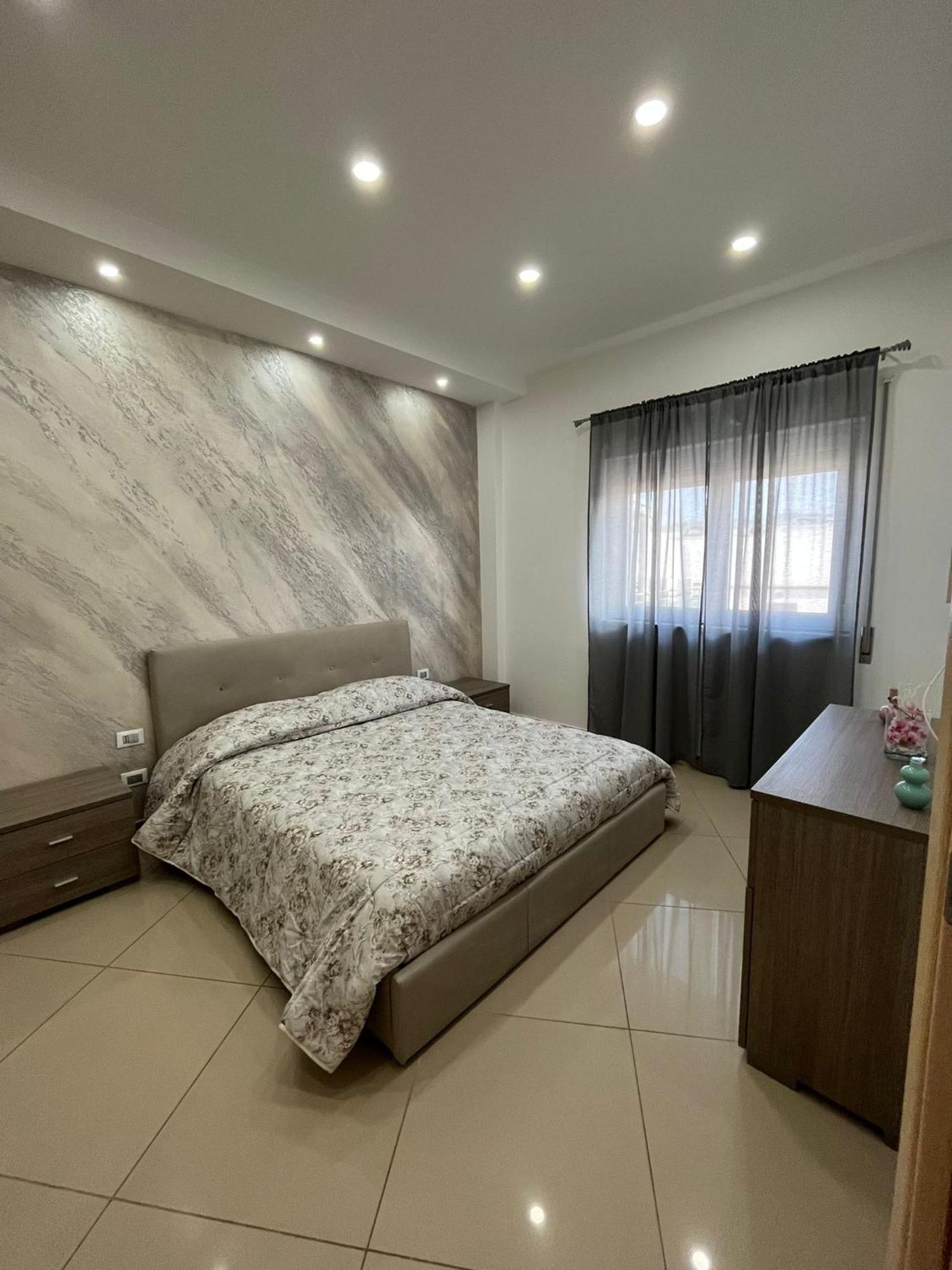 Casa Vacanza Helios Leonforte Esterno foto
