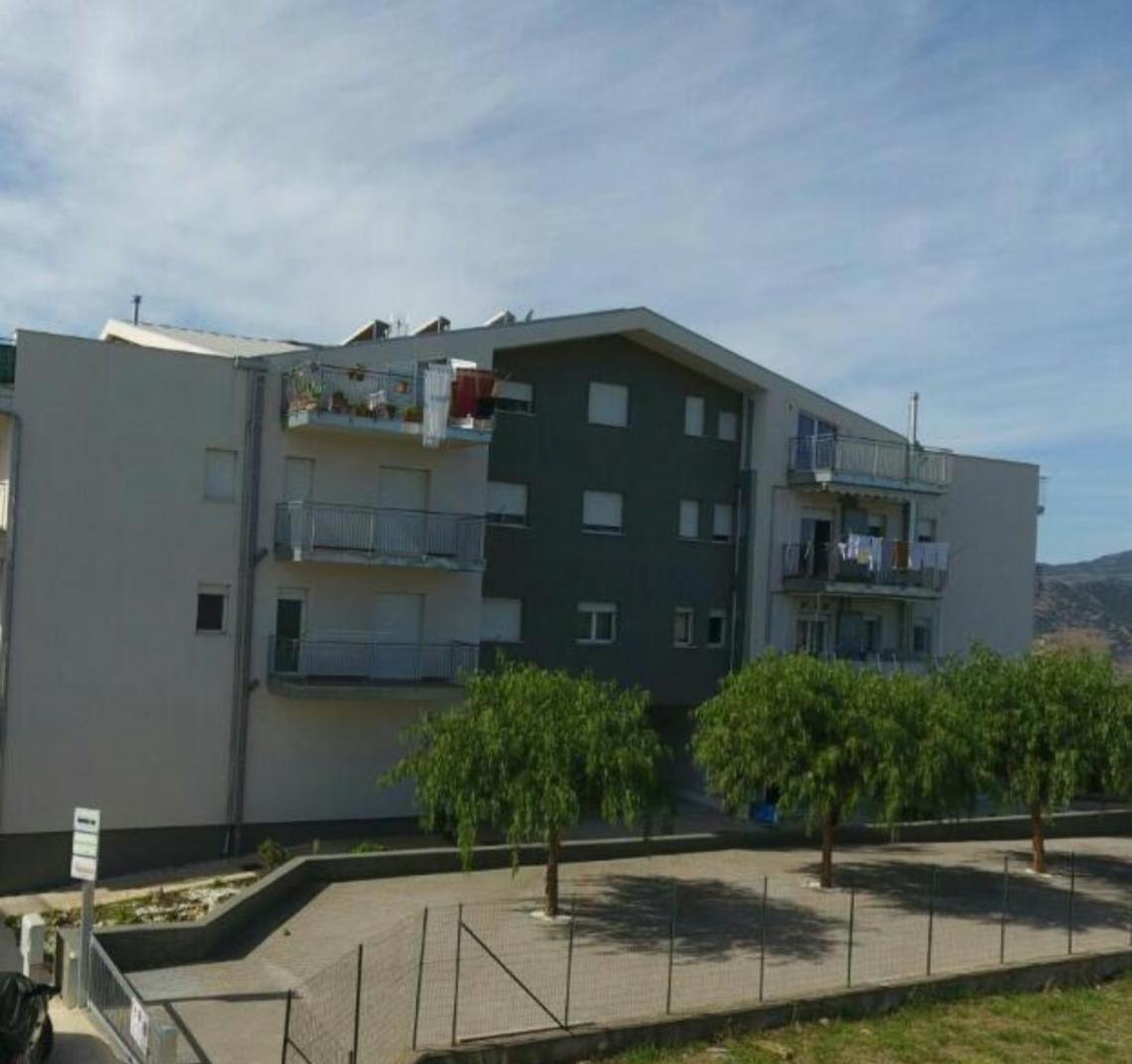 Casa Vacanza Helios Leonforte Esterno foto