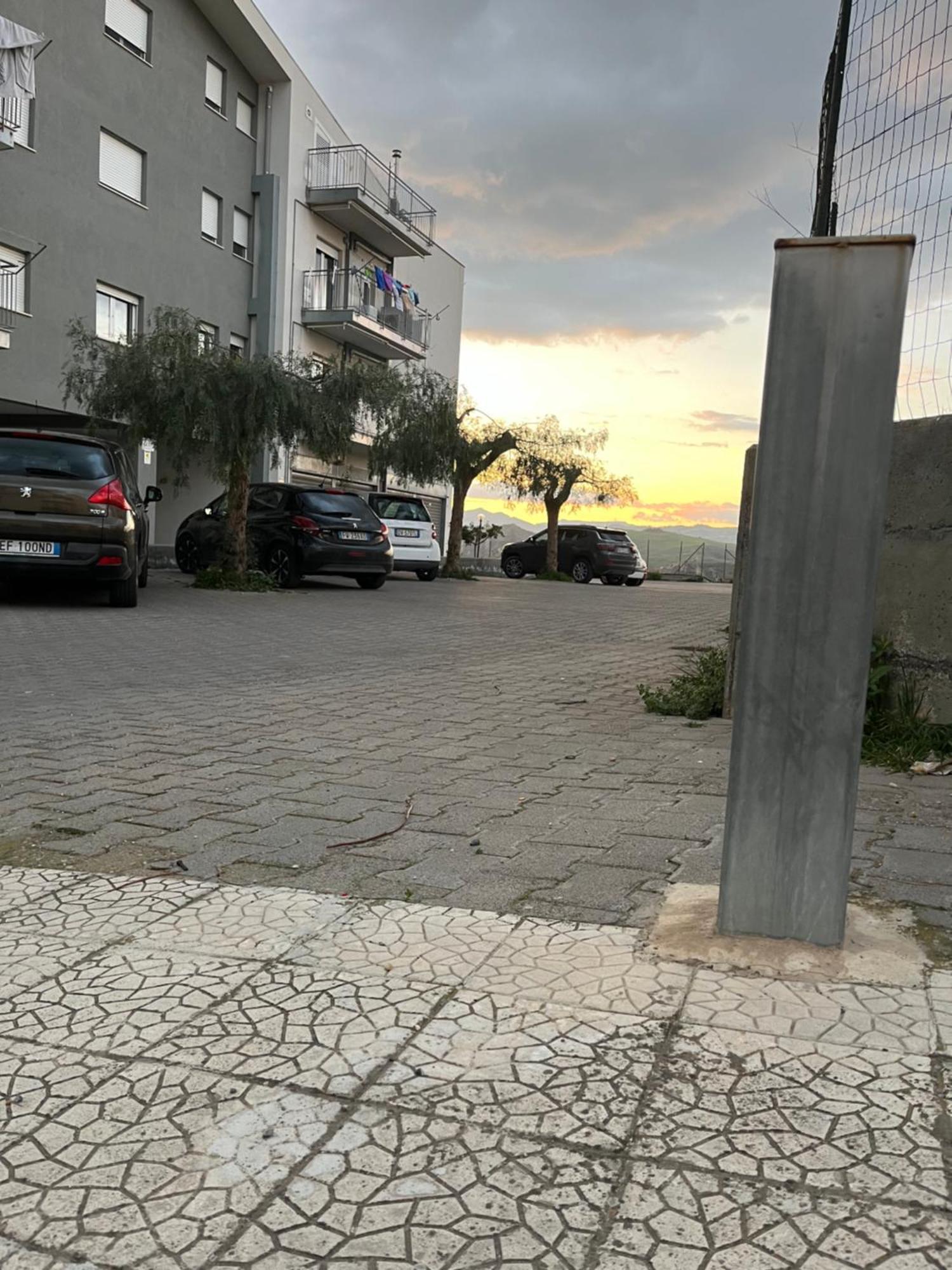 Casa Vacanza Helios Leonforte Esterno foto