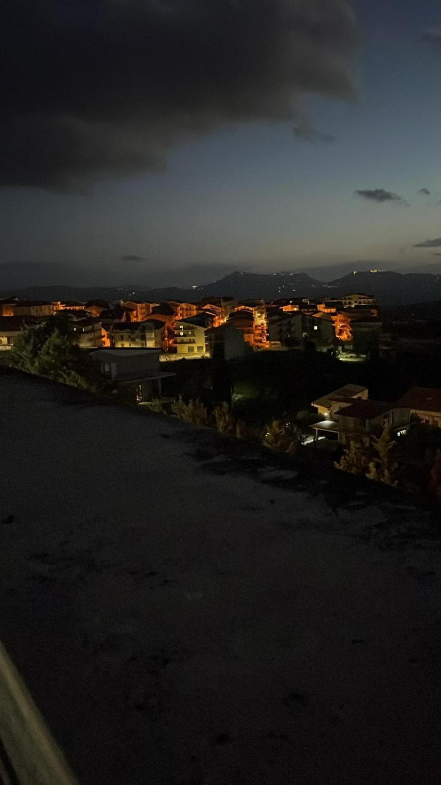 Casa Vacanza Helios Leonforte Esterno foto