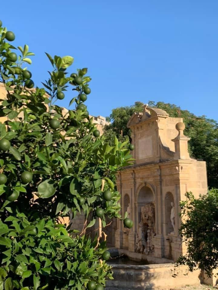 Casa Vacanza Helios Leonforte Esterno foto
