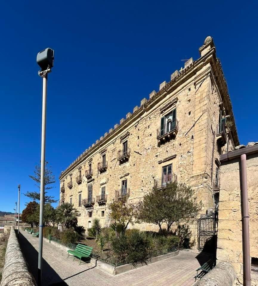 Casa Vacanza Helios Leonforte Esterno foto