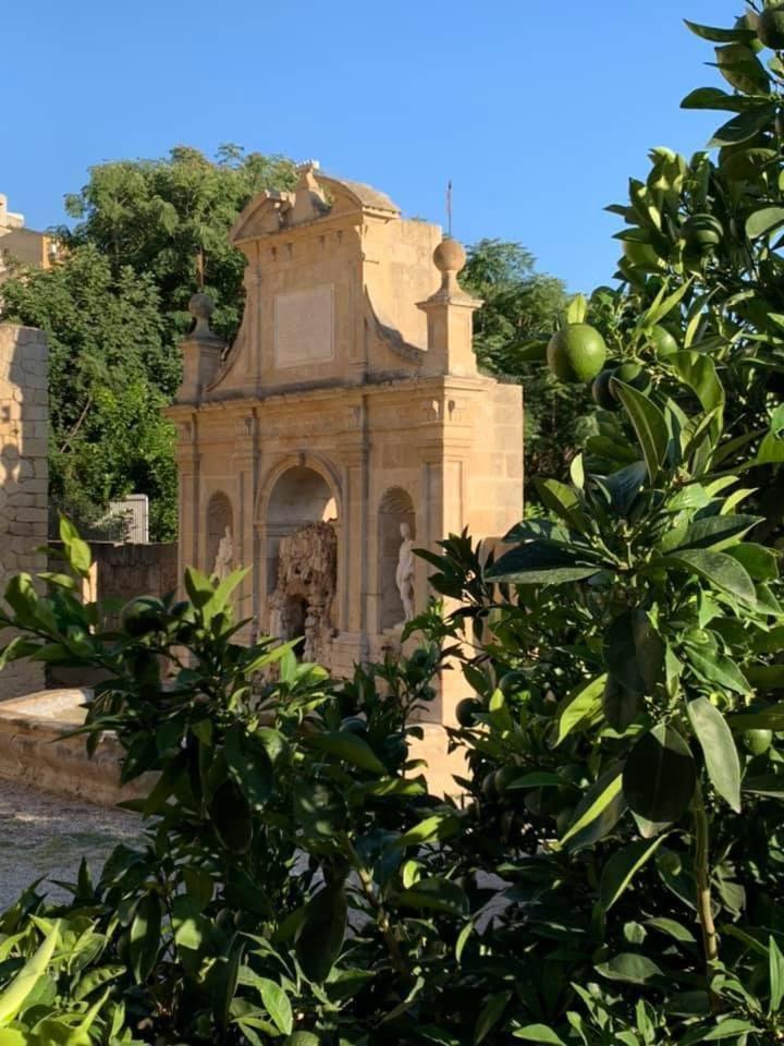 Casa Vacanza Helios Leonforte Esterno foto