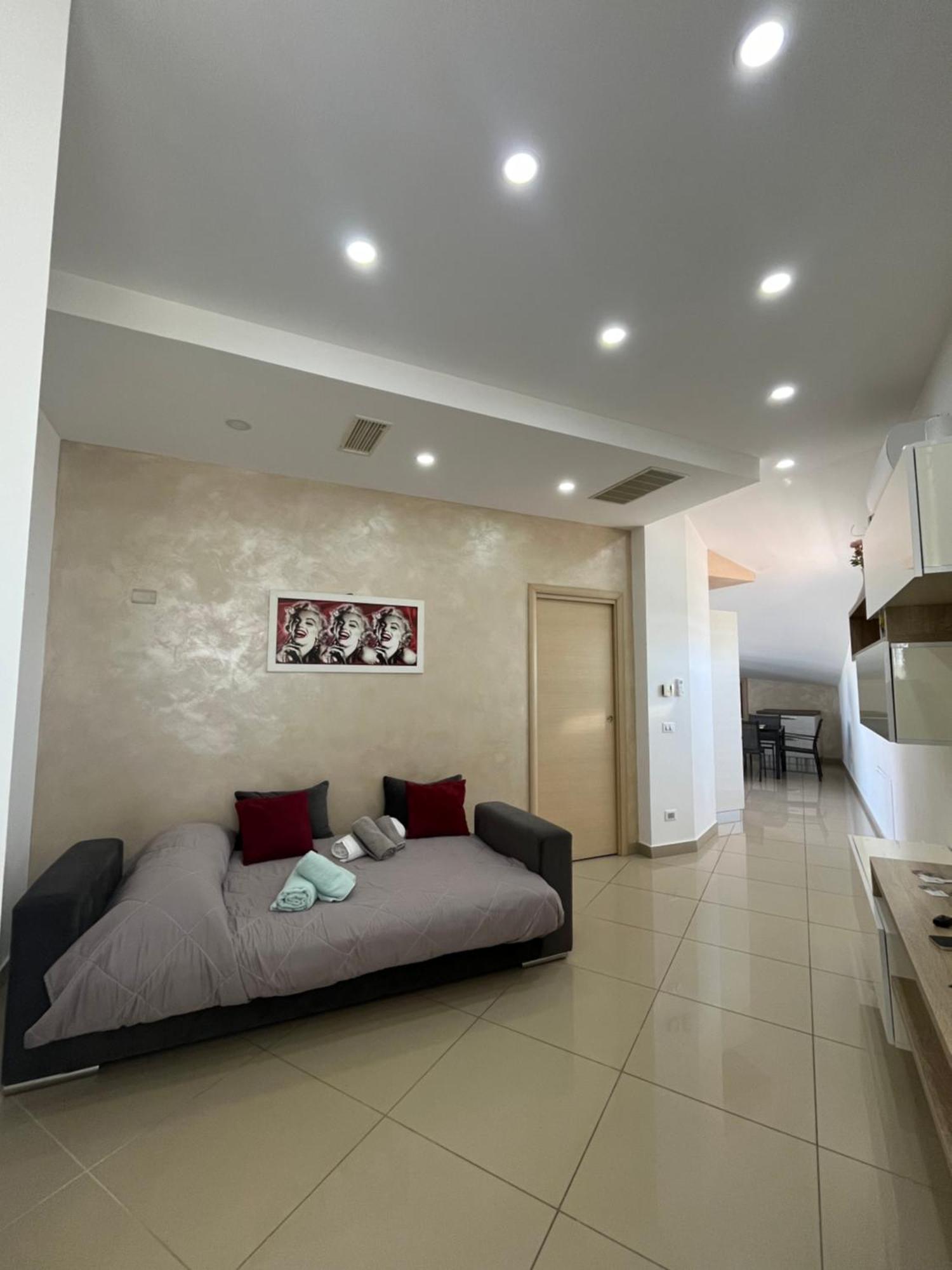 Casa Vacanza Helios Leonforte Esterno foto